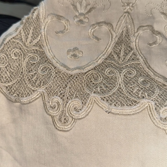 Soft Surroundings Sz 14 light tan embroidered lace detailing stretch pants - Picture 6 of 9